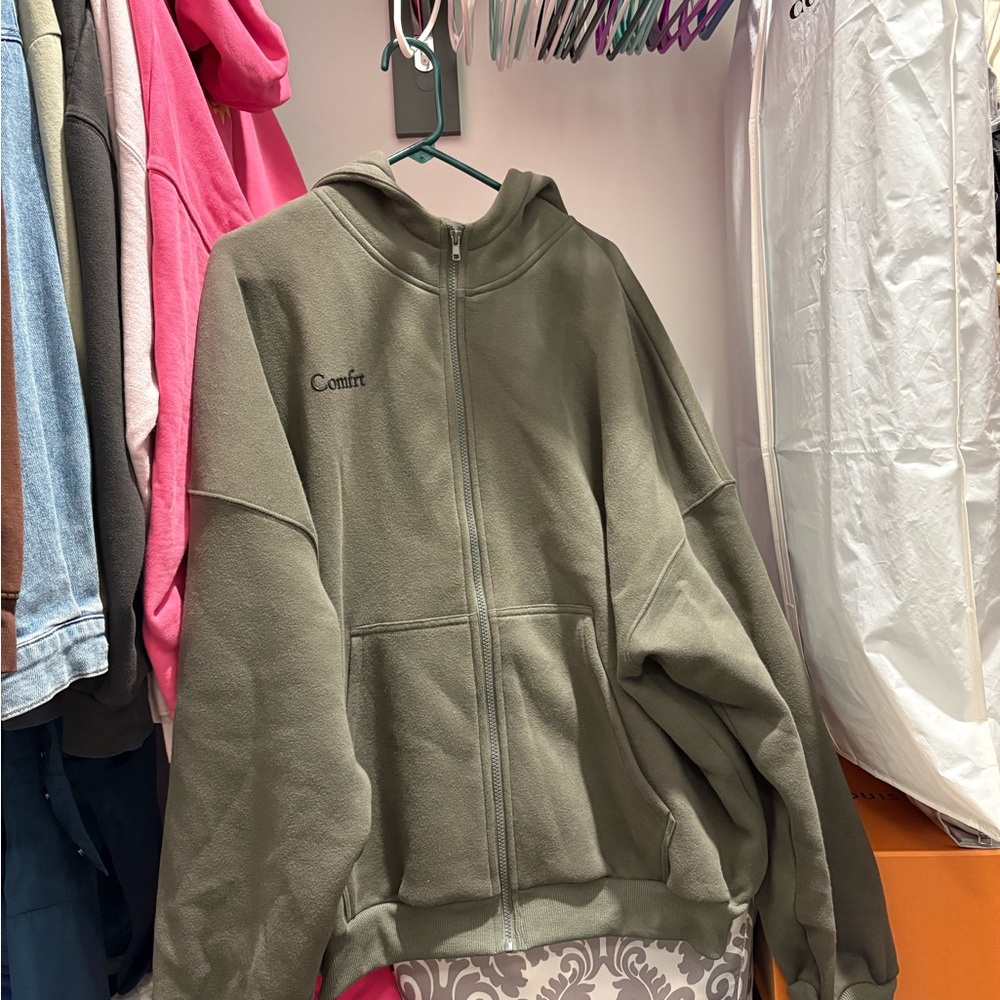 Comfrt Olive Green Zip-Up Hoodie
